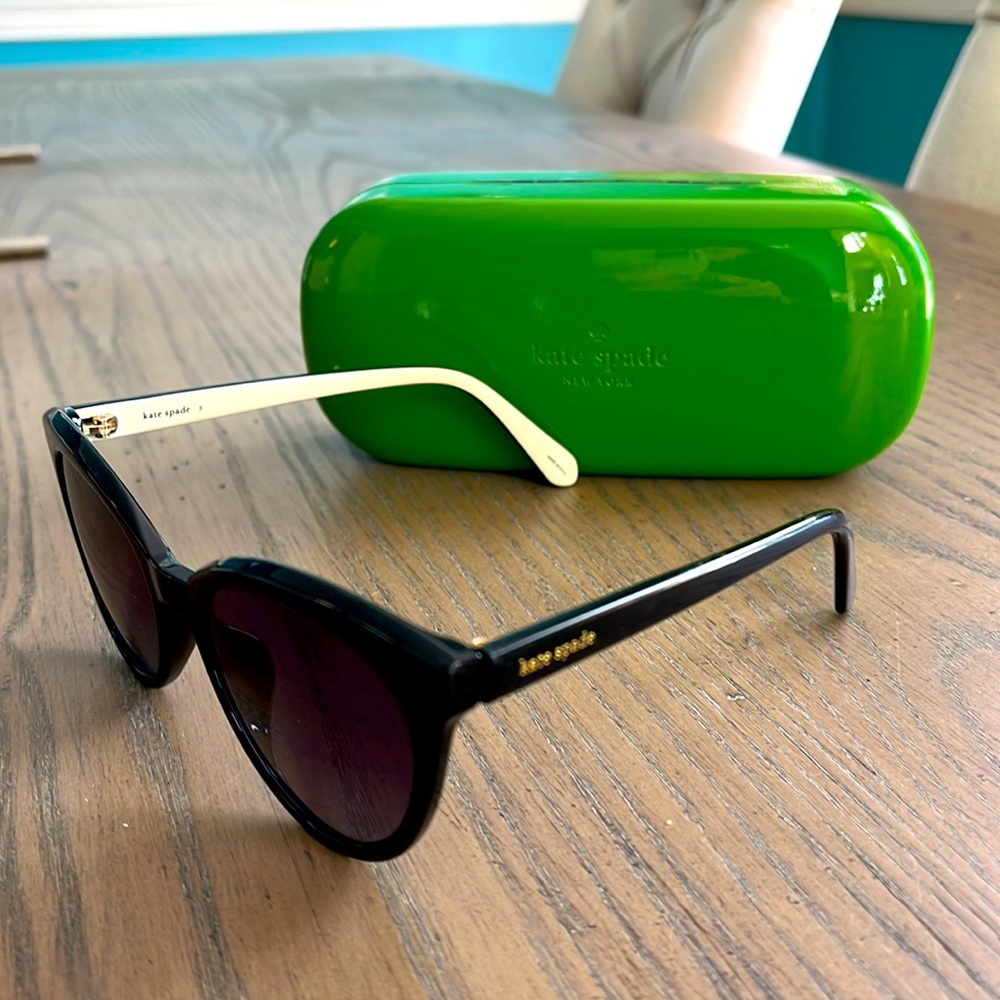 EUC Kate spade sunglasses
